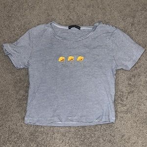 Brandy Melville: Cropped Flower Tee